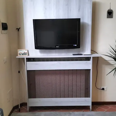 Appartamento Levane דירה *